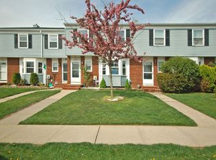 20 Orchid Ct, Sayreville, NJ 08872