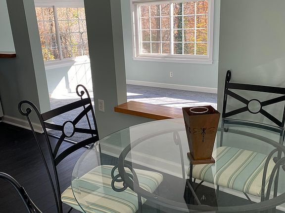 3rd image of 208 Severn Dr