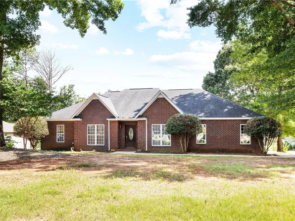 845 Morris Ave, Opelika, AL 36801
