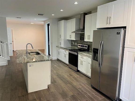 5th image of 353 Bella Sol Way