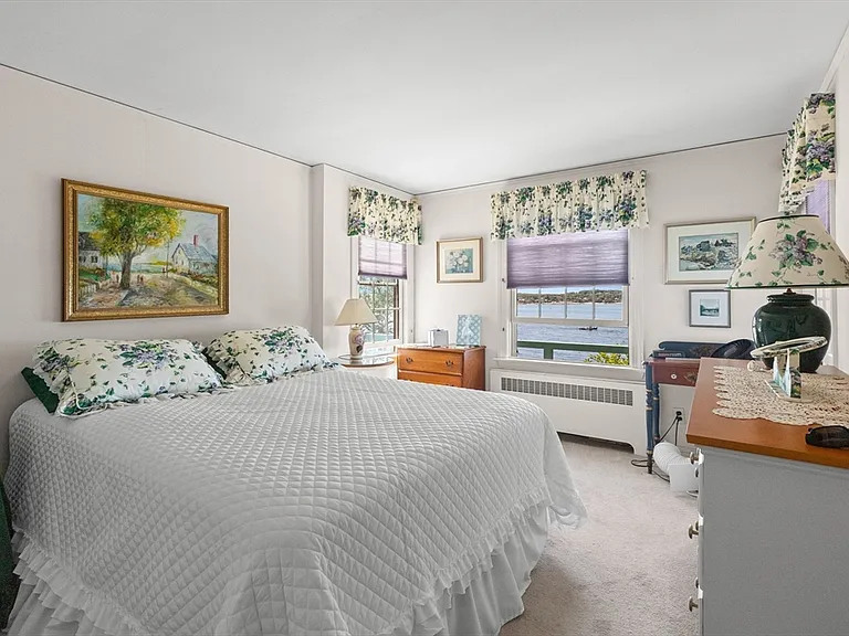 37 Marmion Way — Photo 18