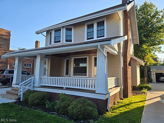3rd image of 1662 Woodward Ave