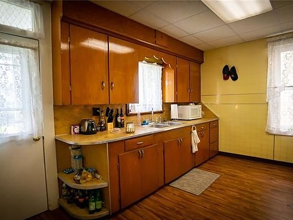 3rd image of 212-214 McClain Ave