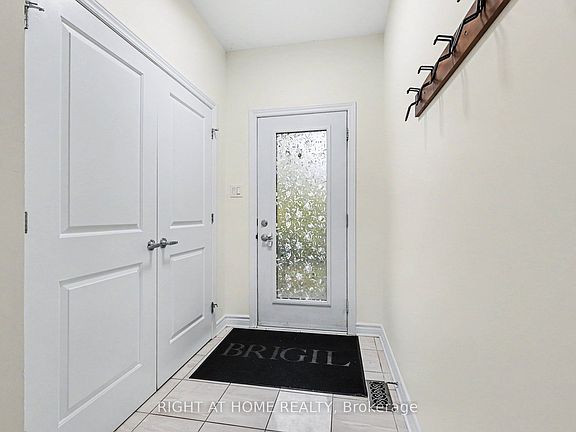 2nd image of 285 Munro St