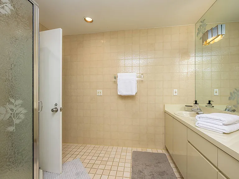 47 Spring Pond Ln — Photo 13