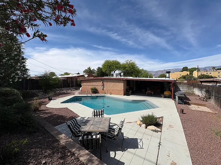 8518 E Hawthorne St — Photo 7