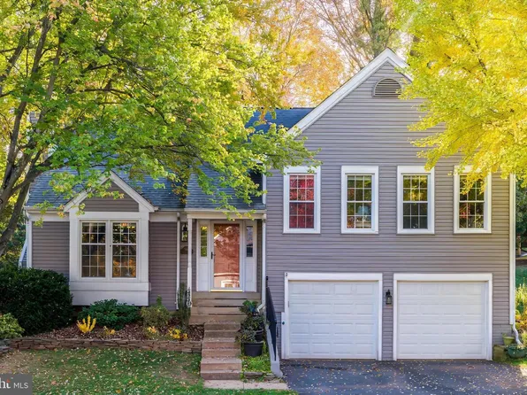 3919 Bokel Dr, Chantilly, VA 20151