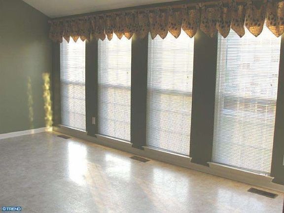 5th image of 503 Pebble Ln