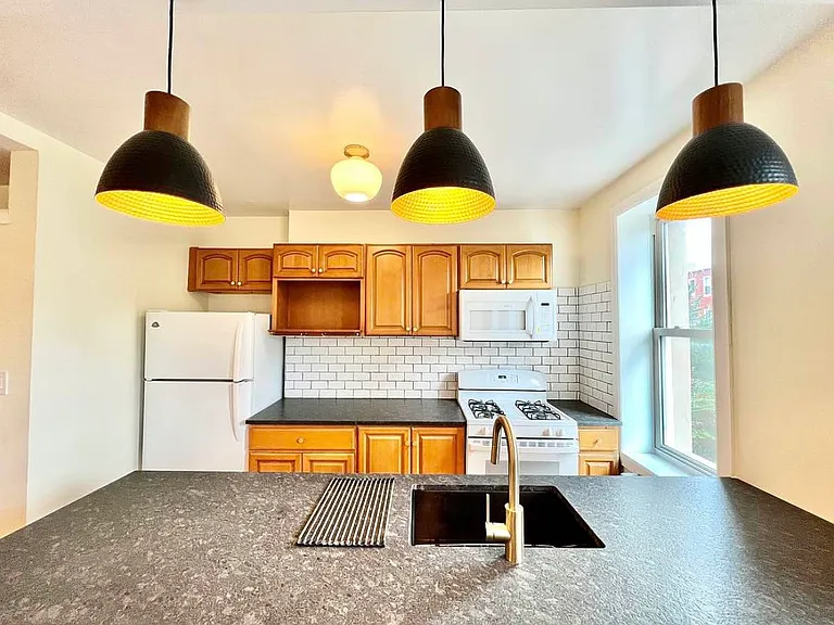602 Morgan Ave #2 — Photo 3