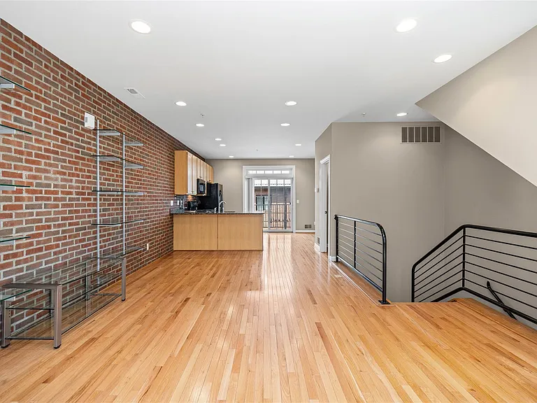 420 Lewis Ct — Photo 10
