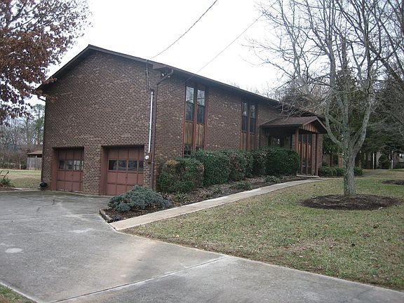 2nd image of 506 Deerfield Cir
