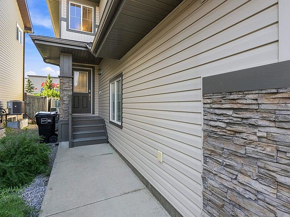 3rd image of 3893 Gallinger Loop NW