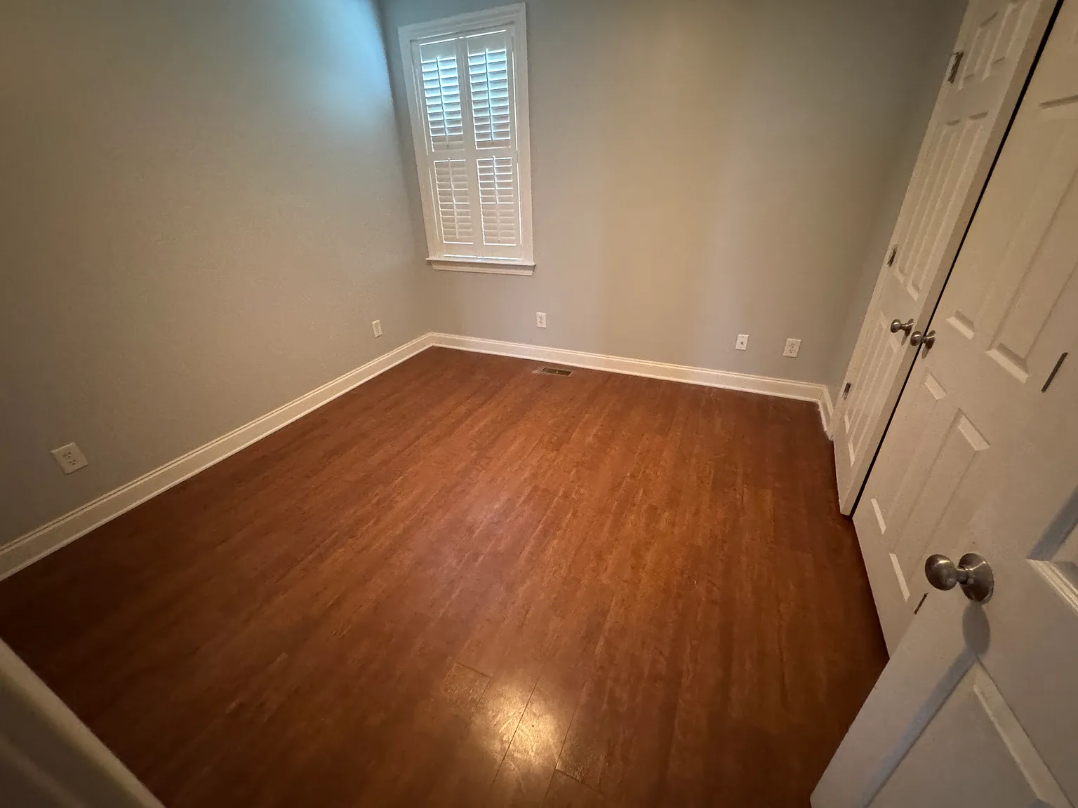 3 bed, 3.5 bath, 2600 sqft, $3,300 — Photo 2