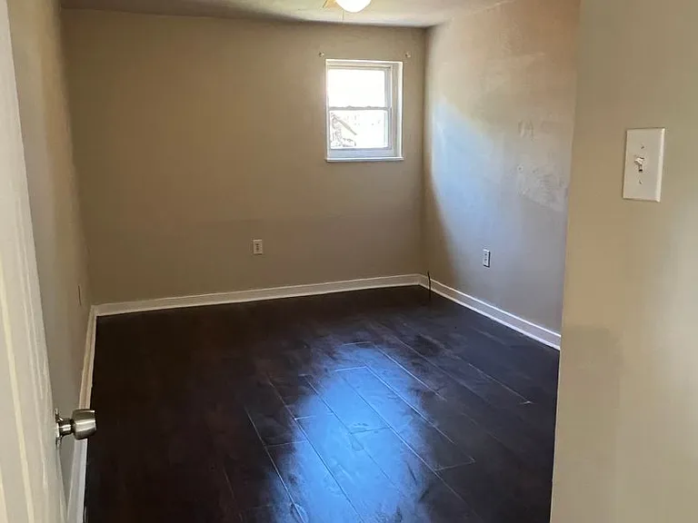 1518 Chartiers Ave — Photo 12