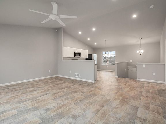 4th image of 10450 Schrier Ln