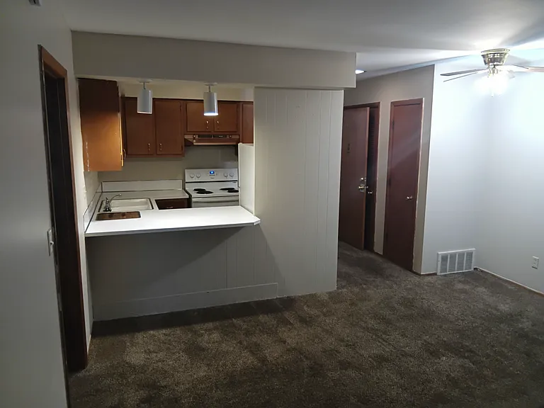2526 Revere Ave #10 — Photo 5