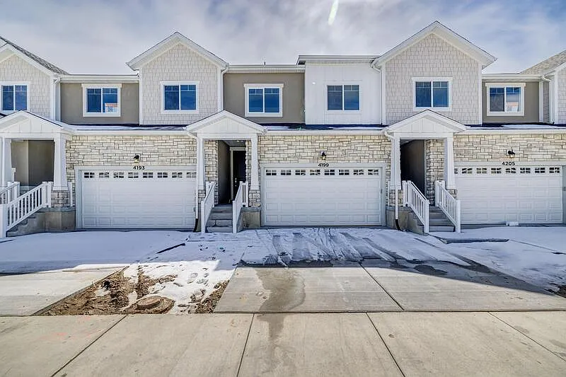 4199 W 2010 N #OVER GARAGE