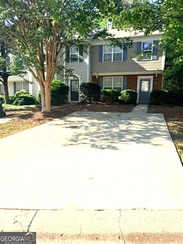 3 bed, 2.5 bath, 1428 sqft, $2,200 — Photo 2