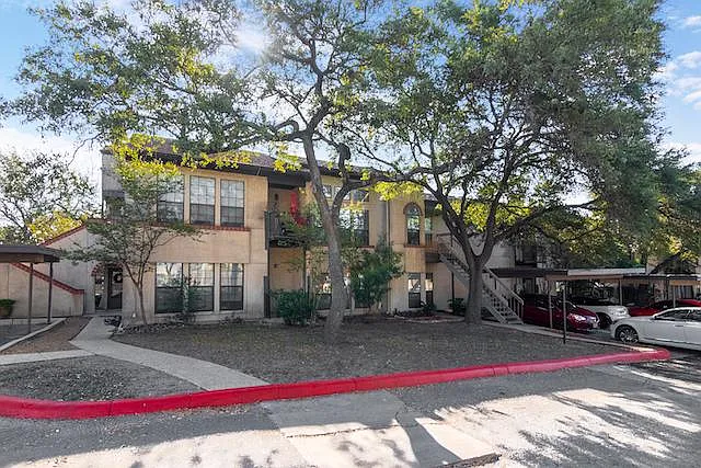 6100 Woodlake Pkwy — Photo 2