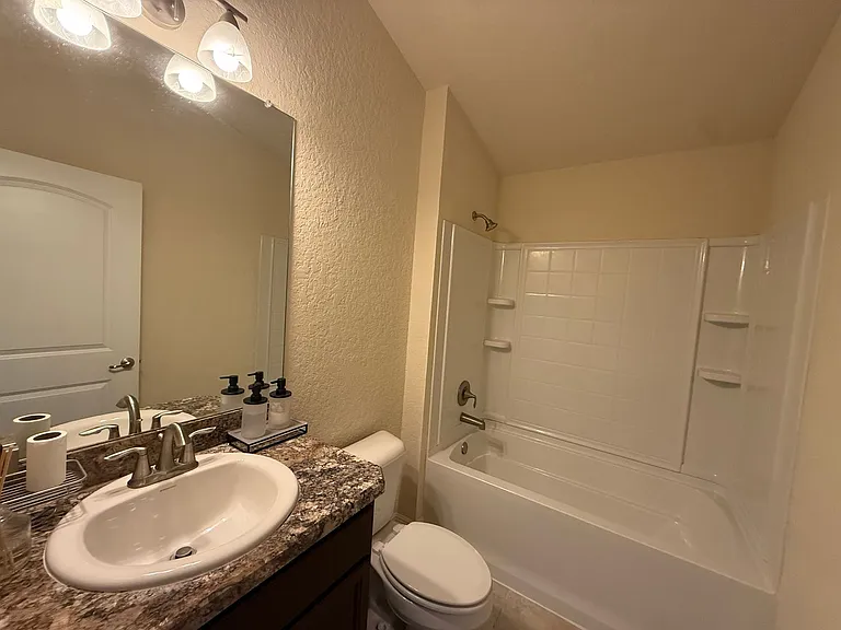 585 W Runyon Loop — Photo 13