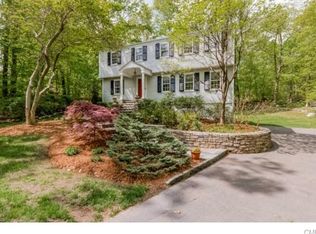 37 Oak Ledge Ln, Wilton, CT 06897