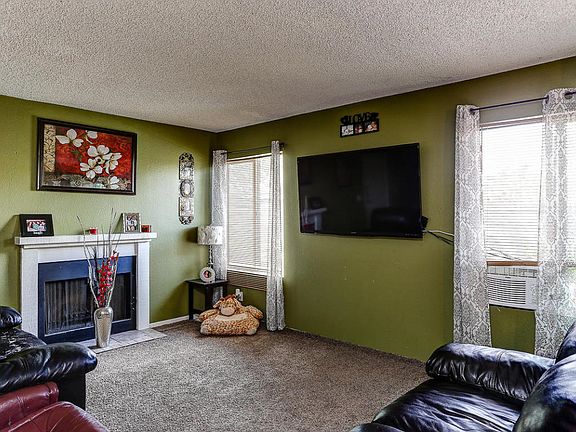 4th image of 27064 Crossglade Ave Unit 1