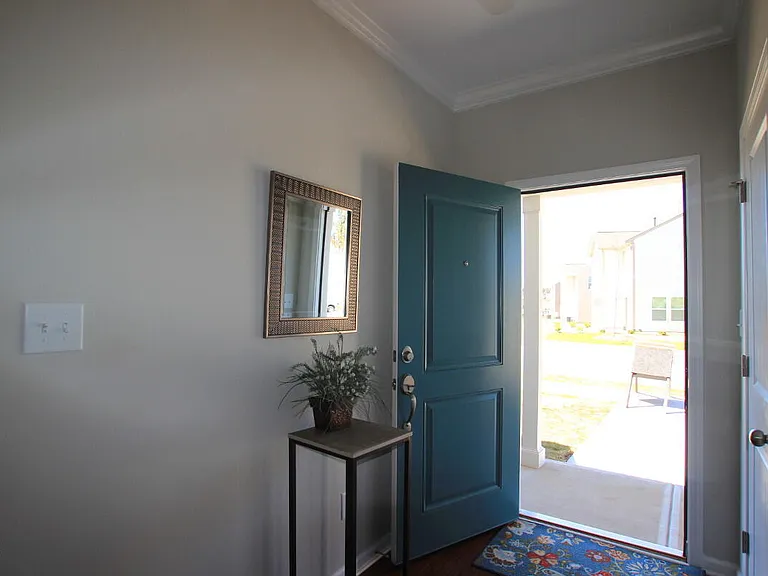 395 Shakespeare Dr — Photo 2