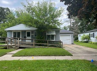 816 N Dewey St, Owosso, MI 48867