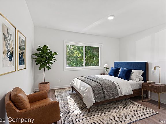 4th image of 17228 Chapel St