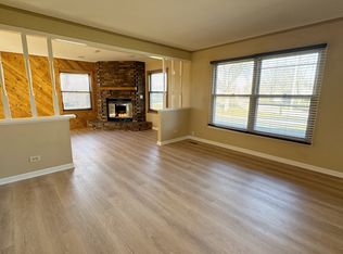 321 Dean Cir, Bolingbrook, IL 60440