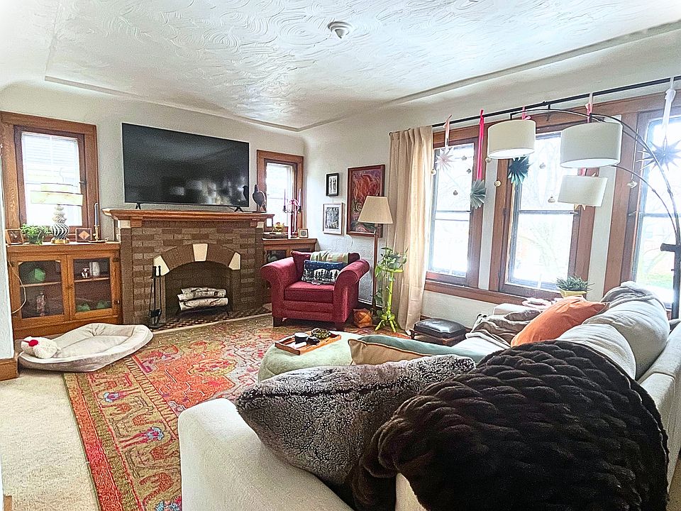 1st image of 6028 W Wells St