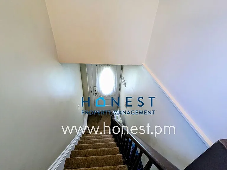 18 Warren St #2 — Photo 15