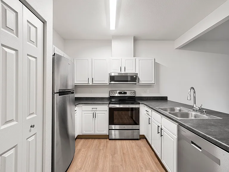 Southwood Park Apartment Homes — Photo 35