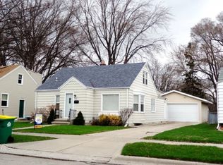 898 Roscoe St, Green Bay, WI 54304