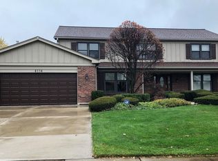 4114 Rutgers Ln, Northbrook, IL 60062