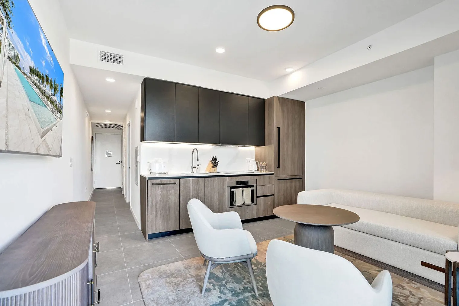 1 bed, 1.0 bath, $4,409 — Photo 3