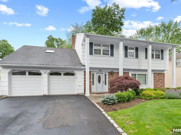 4 Kimberly Way, River Edge, NJ 07661