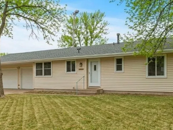 10361 Uplander St NW, Coon Rapids, MN 55433