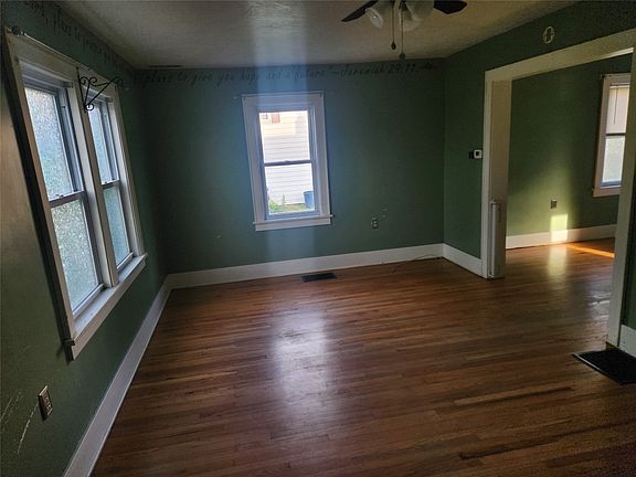 5th image of 74 East St