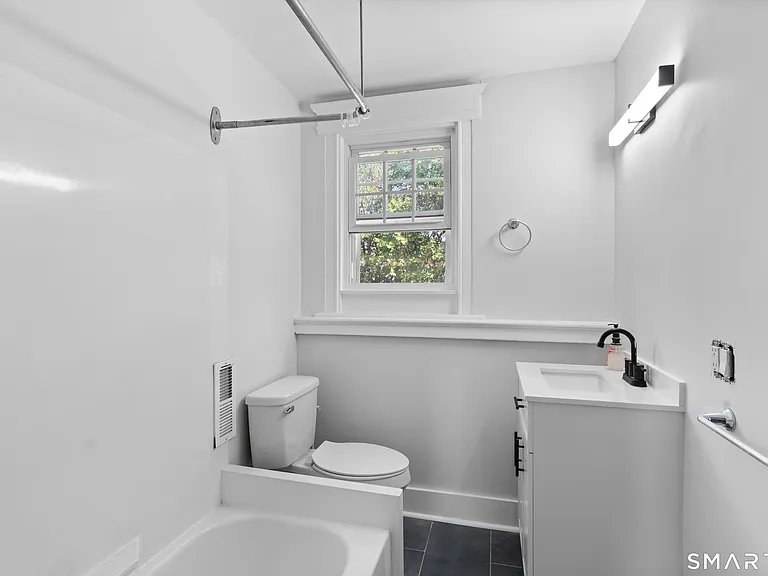 366 Remington St — Photo 10