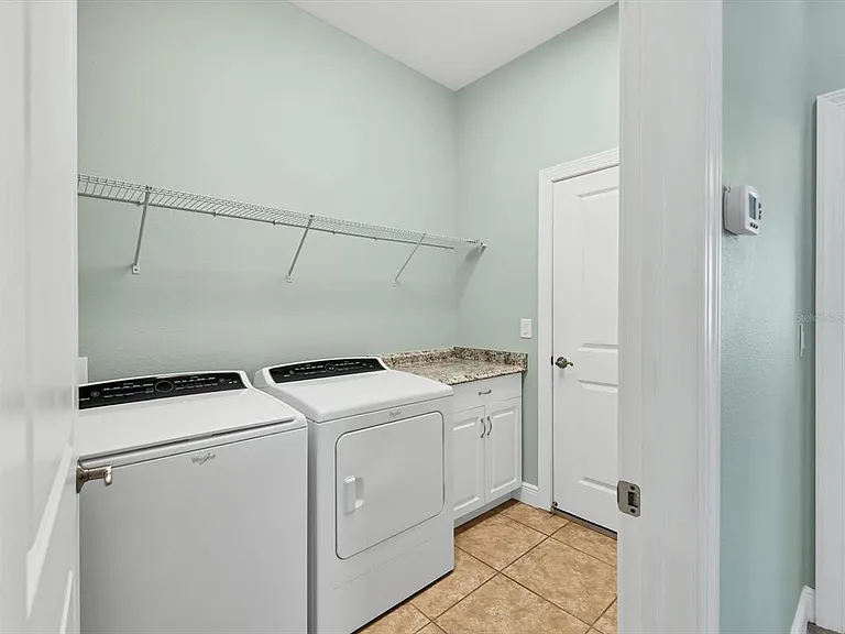 10424 Crooked Creek Dr — Photo 30