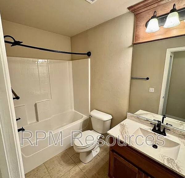 10800 SE 27th St — Photo 11