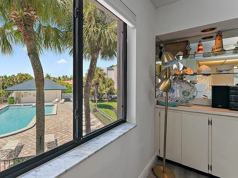 1605 S US Highway 1 #B201 — Photo 10