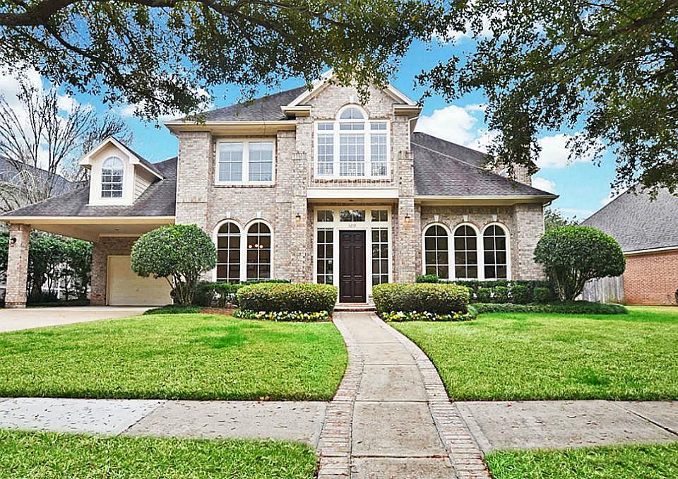 1st image of 3219 Oakmont Dr