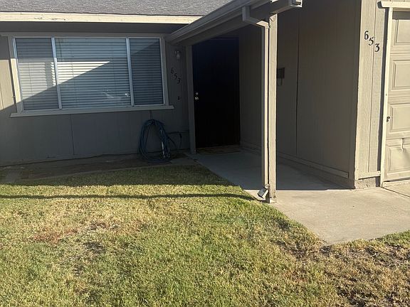 2nd image of 653 W San Juan St