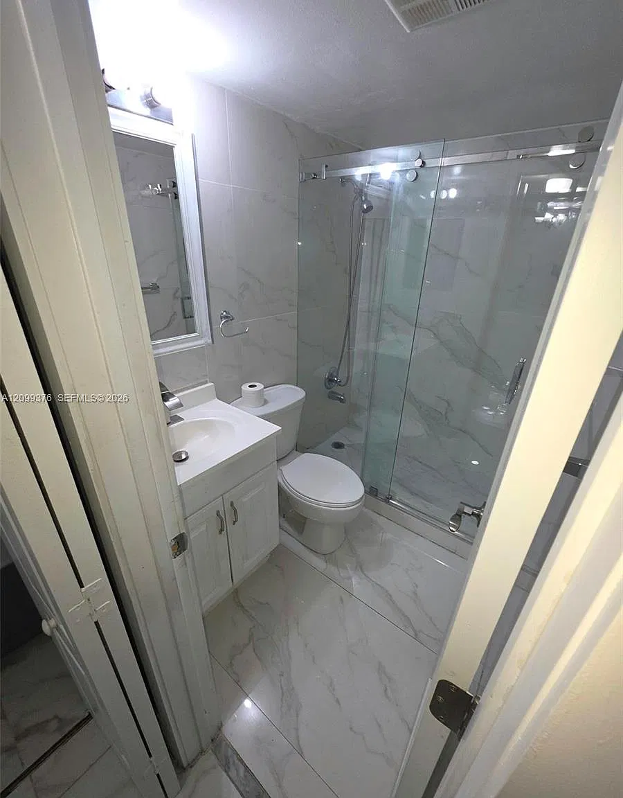 2 bed, 948 sqft, $2,800 — Photo 2