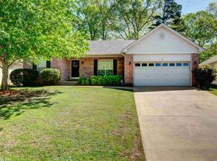 7 Summit Ridge Dr, Little Rock, AR 72211