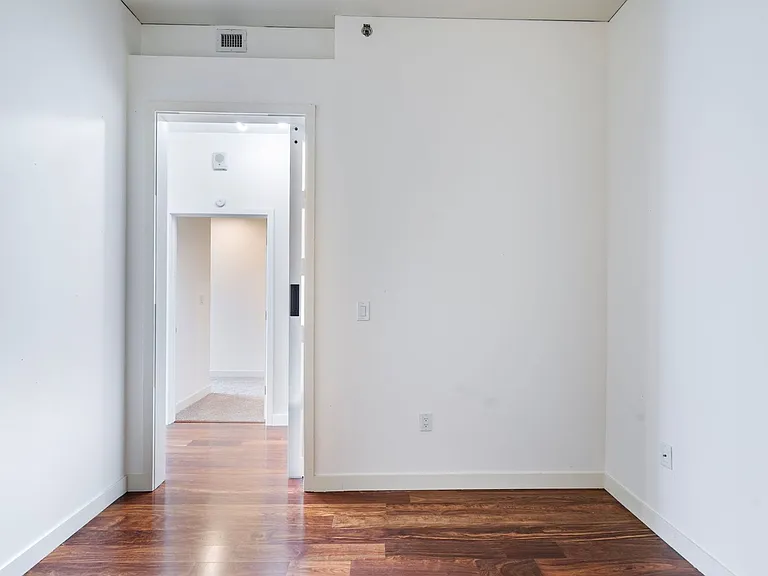 922 NW 11th Ave #509 — Photo 25