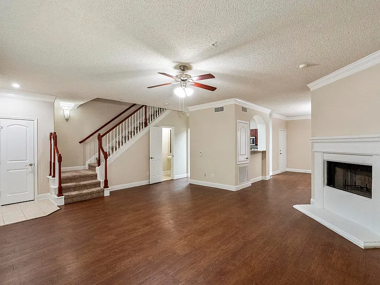 San Brisas Apartment Homes — Photo 15