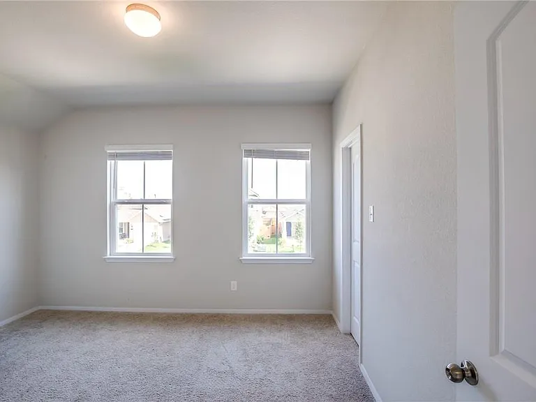 226 Trailside Ln — Photo 21